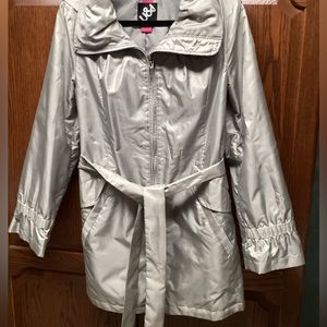 Women’s rain jacket